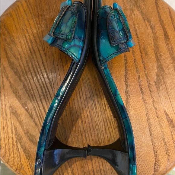 Donald J. Pliner Kazia Snakeskin Kitten Heel Buckle Sandal,TURQUOISE/BLK,S8 1/2N - Picture 9 of 13